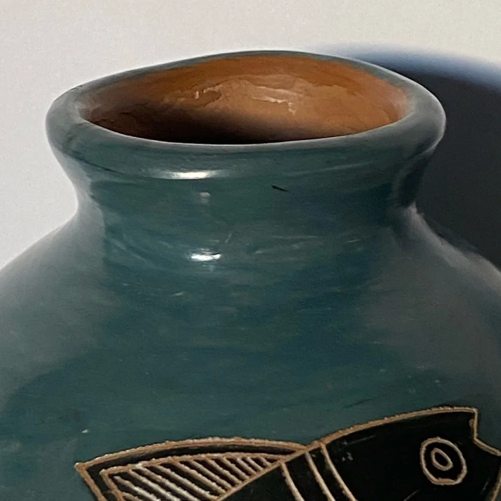 Nicaraguan Pottery Vase Hand Etched Fish Folk Art Blue Black 4” Tall Hand Made